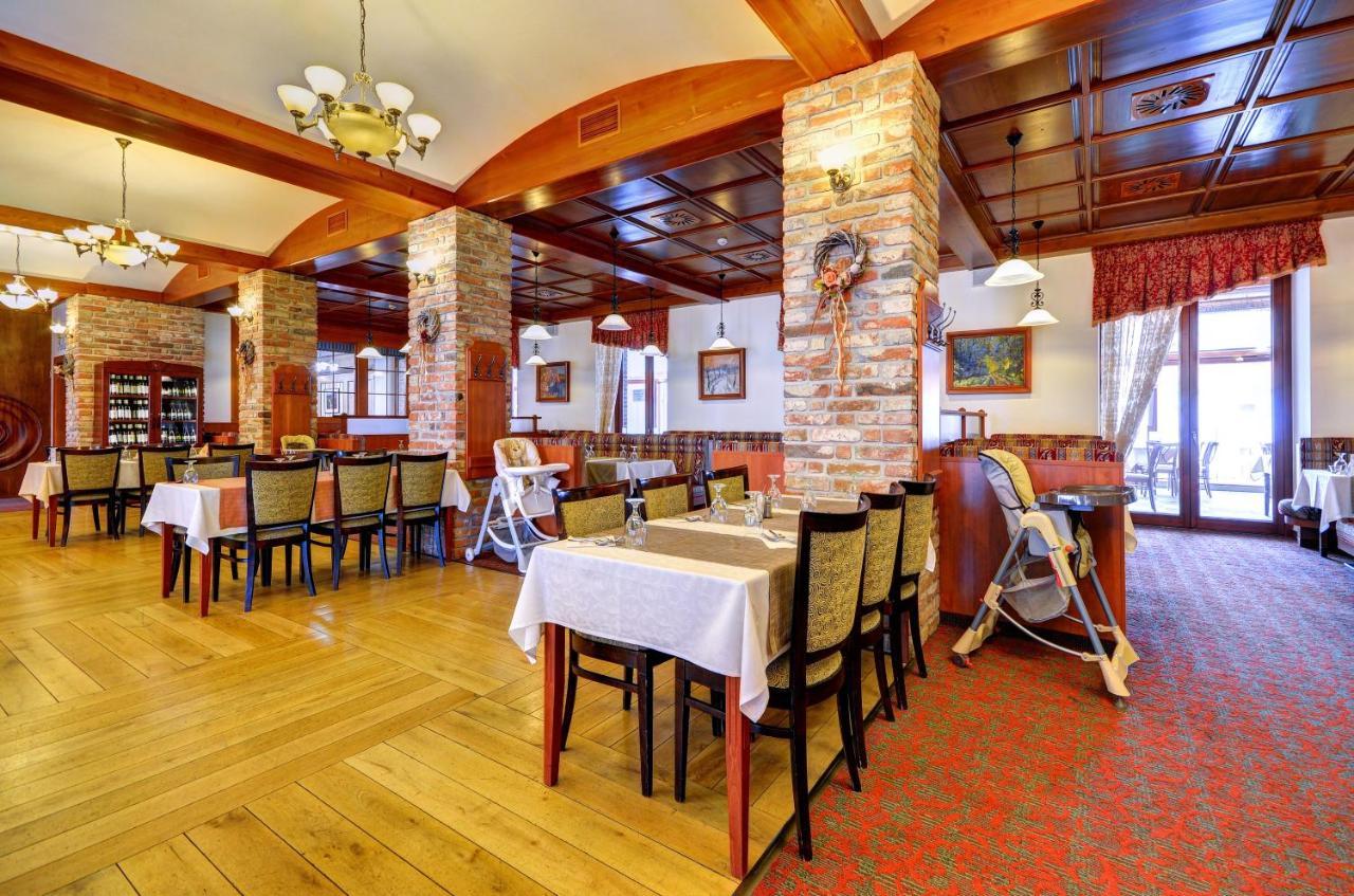 Hotel Zamek Valec Vladislav Ngoại thất bức ảnh