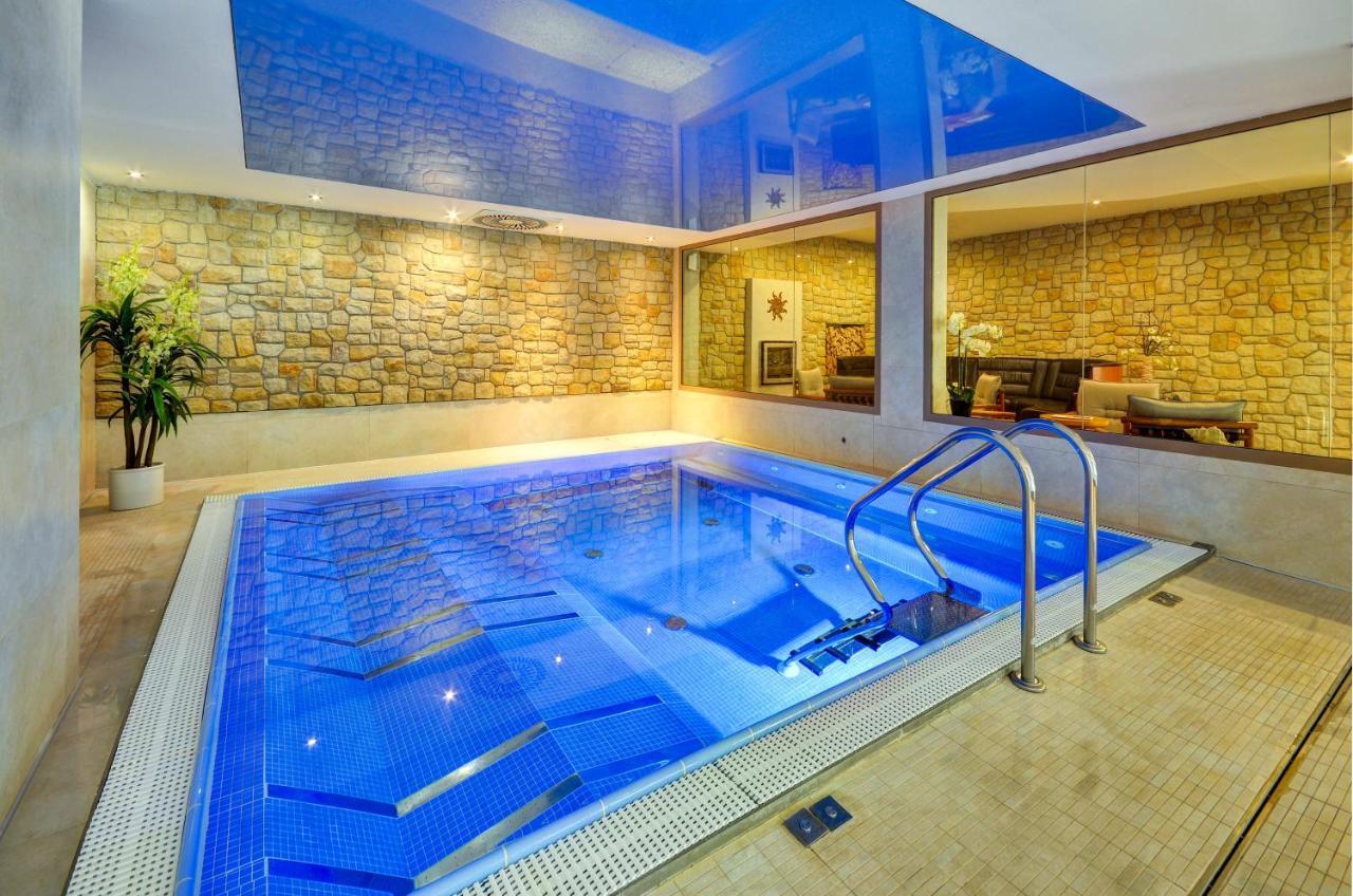 Hotel Zamek Valec Vladislav Ngoại thất bức ảnh