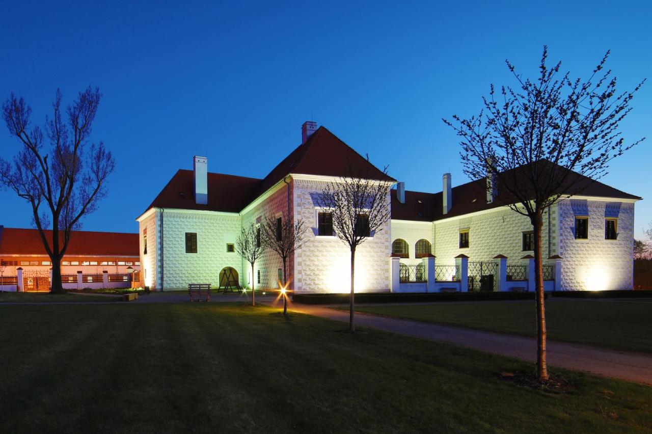 Hotel Zamek Valec Vladislav Ngoại thất bức ảnh